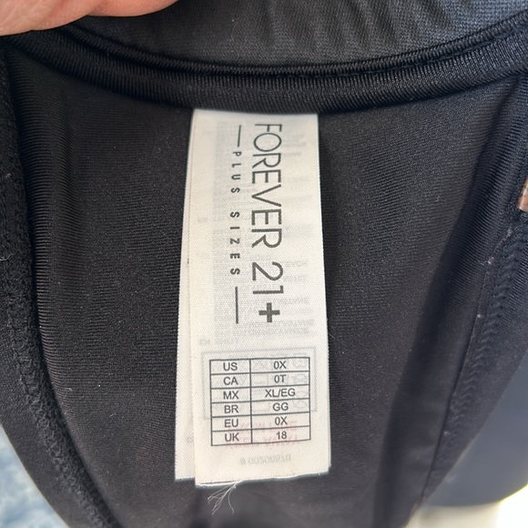 FOREVER 21+ Plus Size black bra. Softly padded. No underwire. Bust size 42/43. - Picture 7 of 7